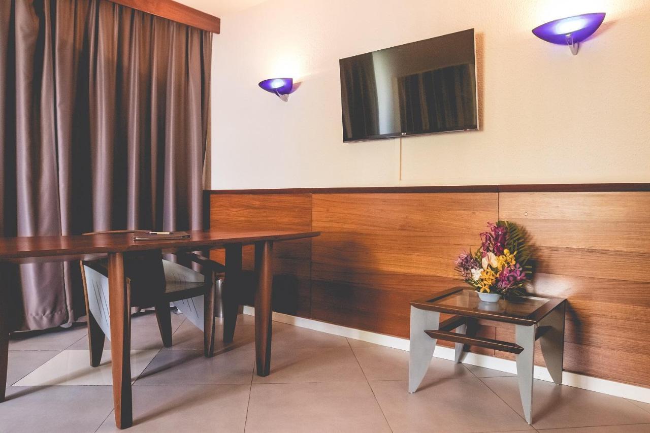 קורו Hotel Des Roches מראה חיצוני תמונה