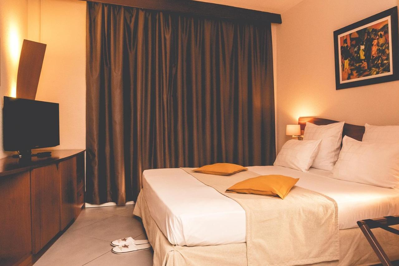 קורו Hotel Des Roches מראה חיצוני תמונה